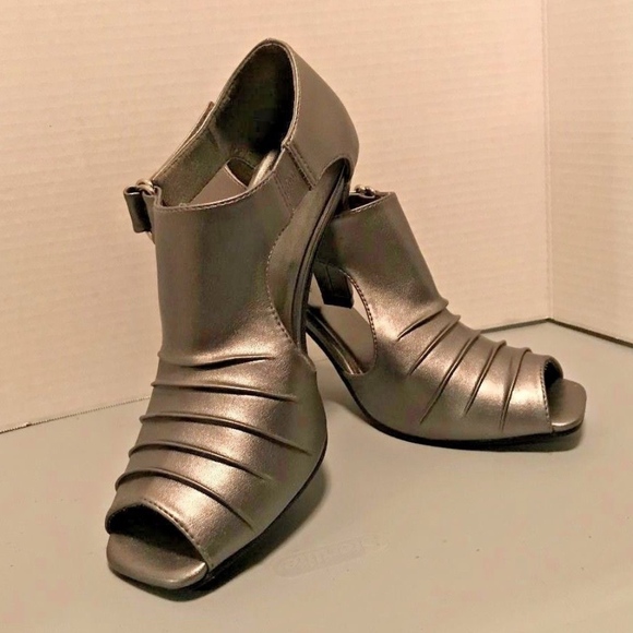 Fashion Bug Fiona Open Toe Pumps - Picture 1 of 5